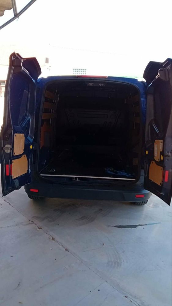 Ford Transit (possibilidade de financiamento)