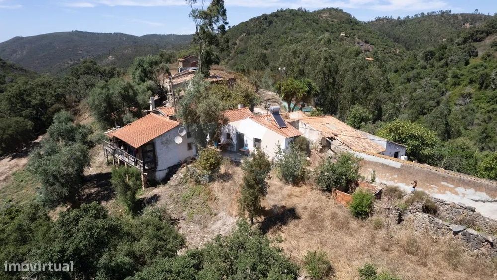 Aldeia Serrana perto de Aljezur