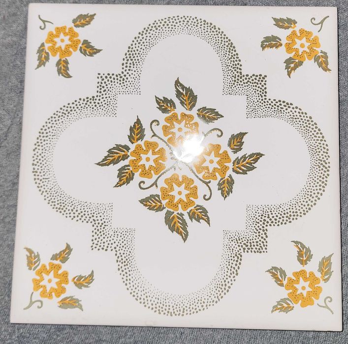 płytki glazury ceramiczne czechosłowacja rok 81-84 15x15 cm