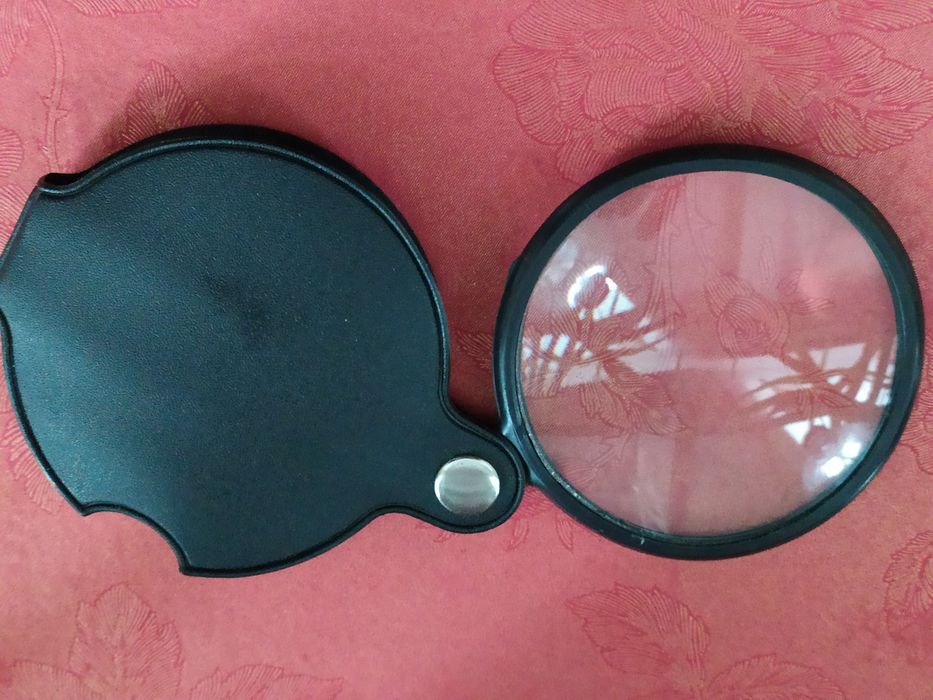 Лінза /нова/лупа збільшення ("увеличительная),карманная/Зручна).3-х кр