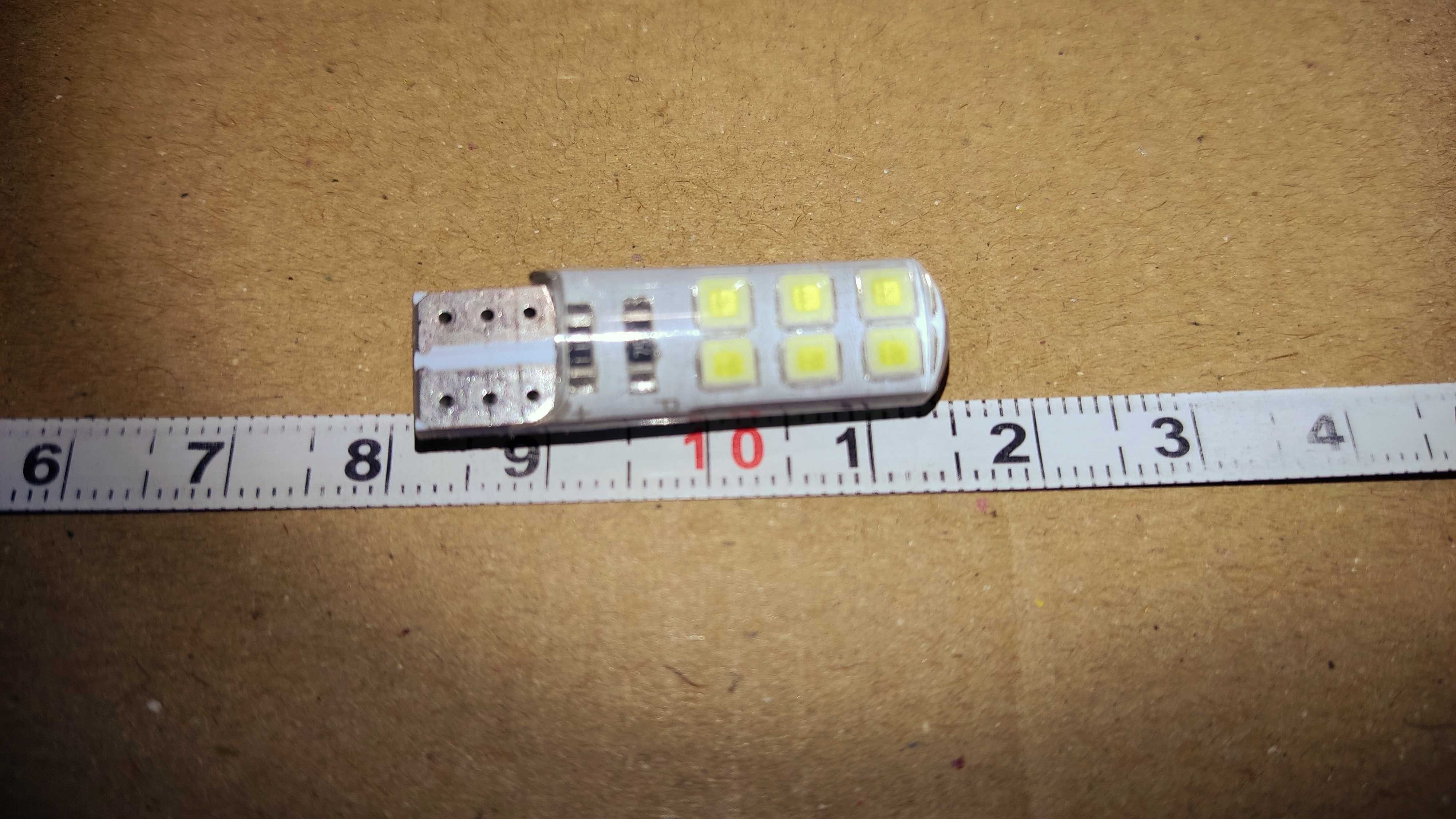 Лампочка LED T10 в подфарник