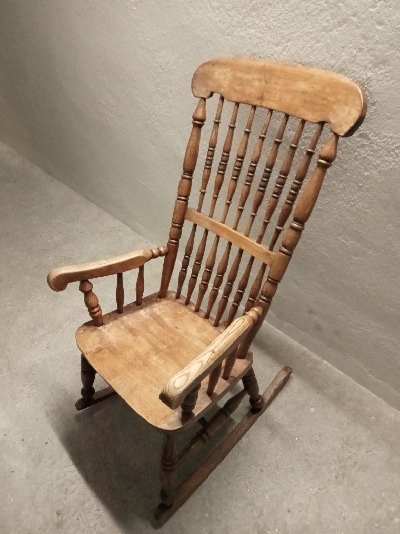 Krzesło drewniane na biegunach, bujak