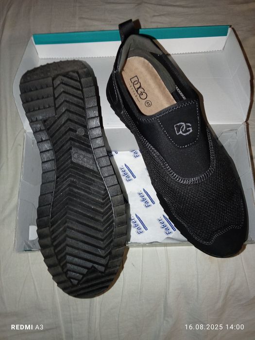 Обувь 45 размер лёгкие. Новые.