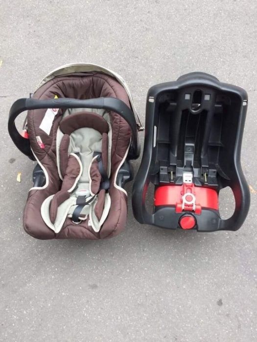 Fotelik samochodowy - nosidełko dla dziecka plus baza