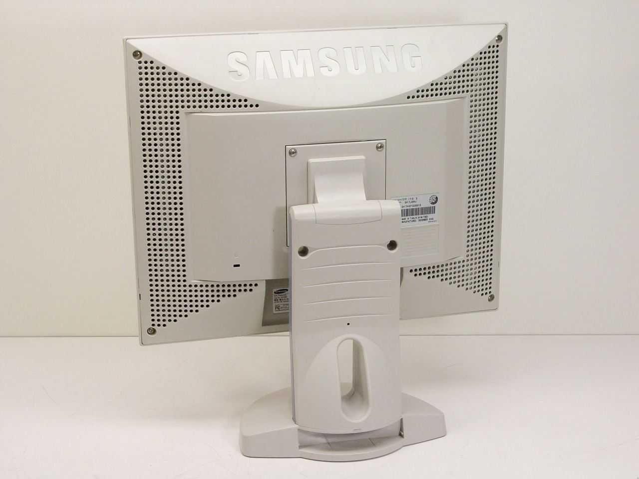 Monitor Samsung GH17MS SyncMaster 171s 17" LCD Monitor - Branco
