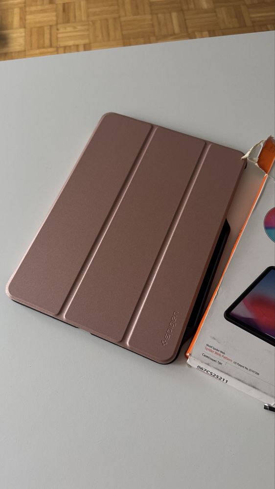 Etui Spigen Smart Fold 2 iPad Pro 11”