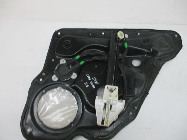 Elevador vidros trás esquerdo SEAT Leon (1M1)