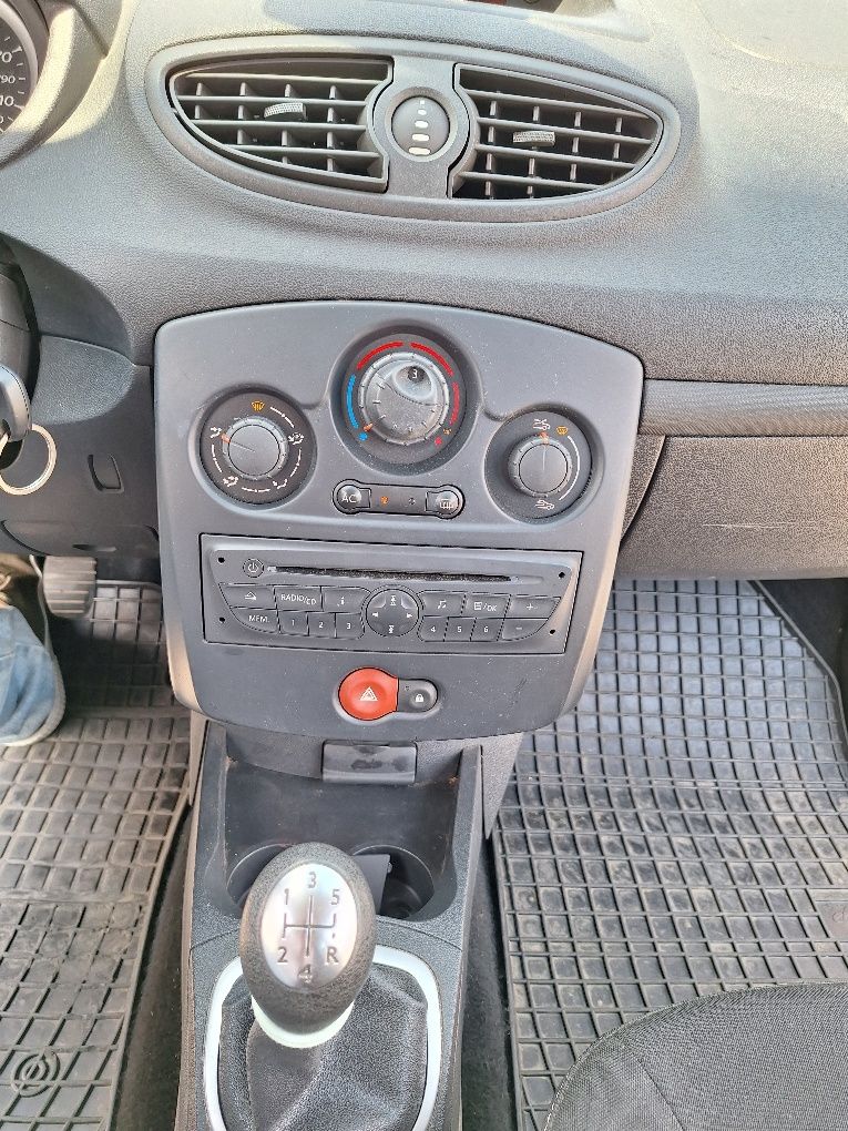 Sprzedam Renault Clio 2013 1.5 DCi- CIĘŻAROWE!!!