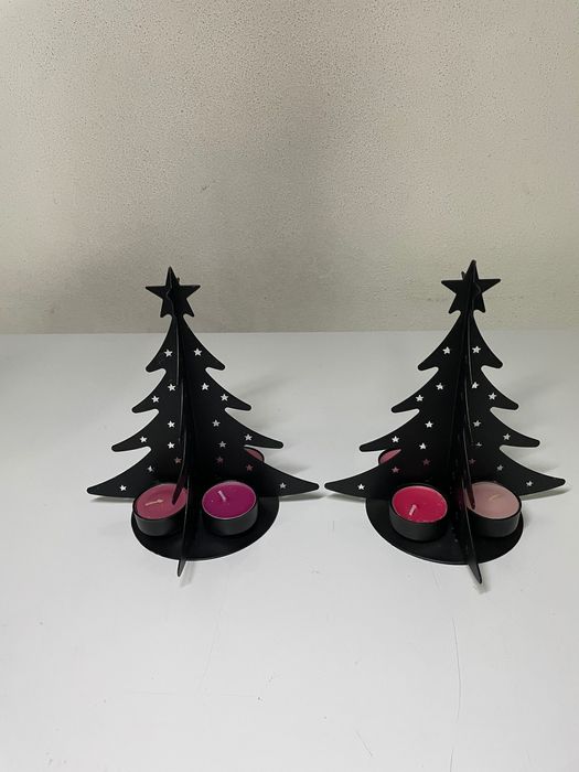 2 castiçais em metal preto