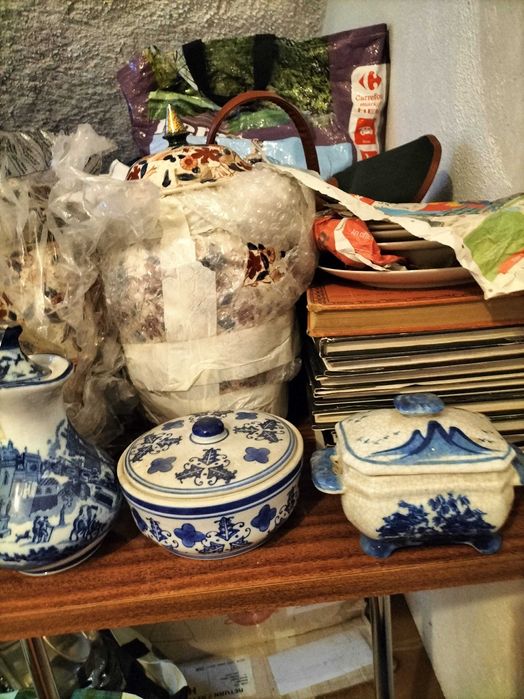 Peças decorativas sem marca.