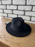 Kapelusz czarny filcowy marki H&M- nowy
