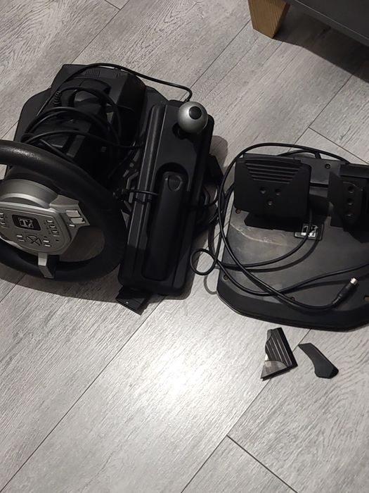 Руль Thurusmaster