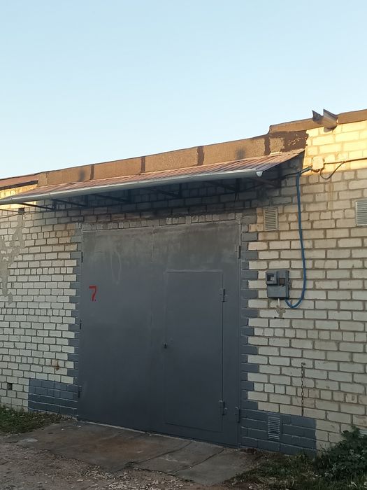 Продам гараж м. Масельского ГСК Индустриальный.