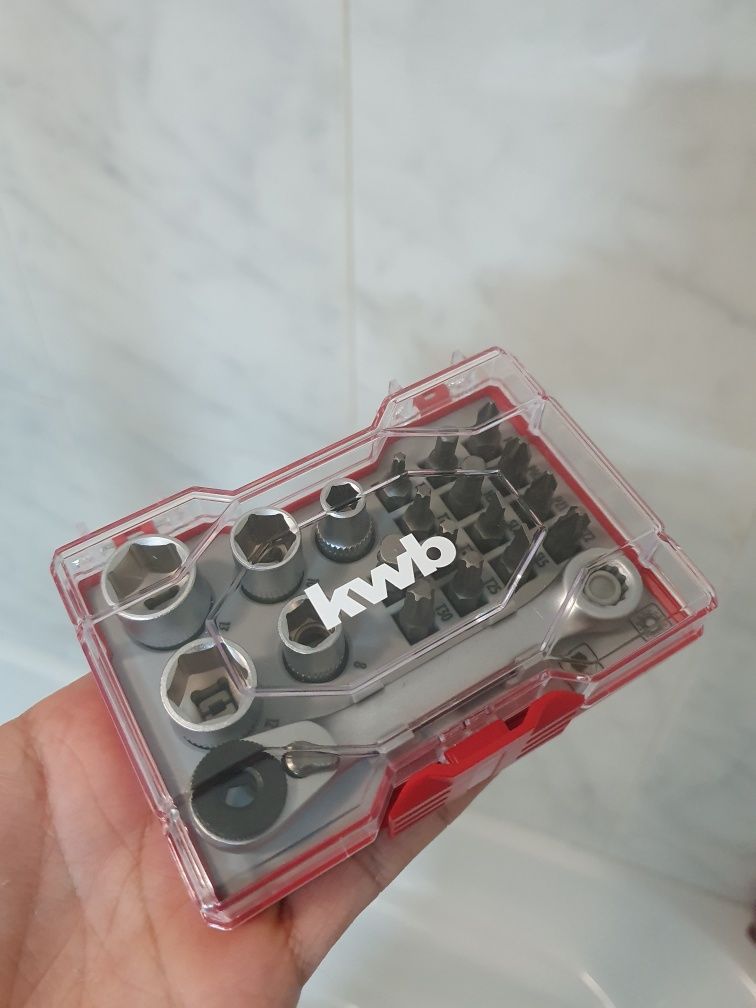 Conjunto de bits em caixa, KWB