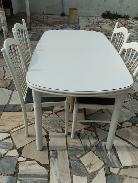 Mesa extensível + 4 cadeiras