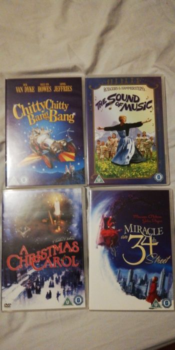 Colecção em DVD de 4 clássicos de Natal (portes grátis)