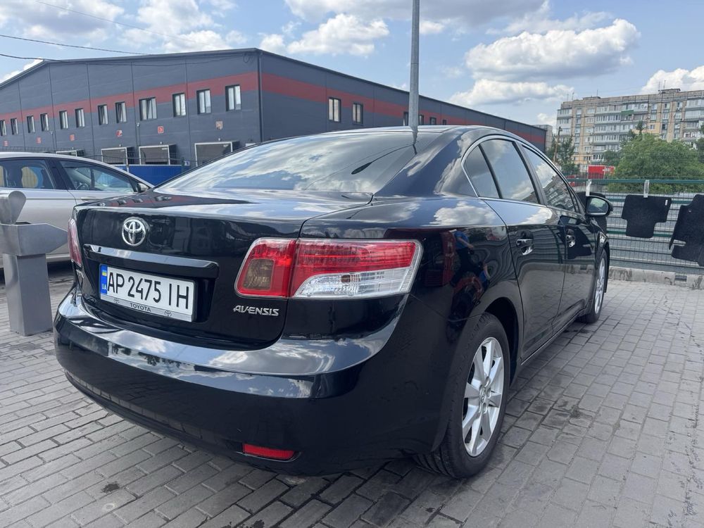 Продам Toyota Avensis