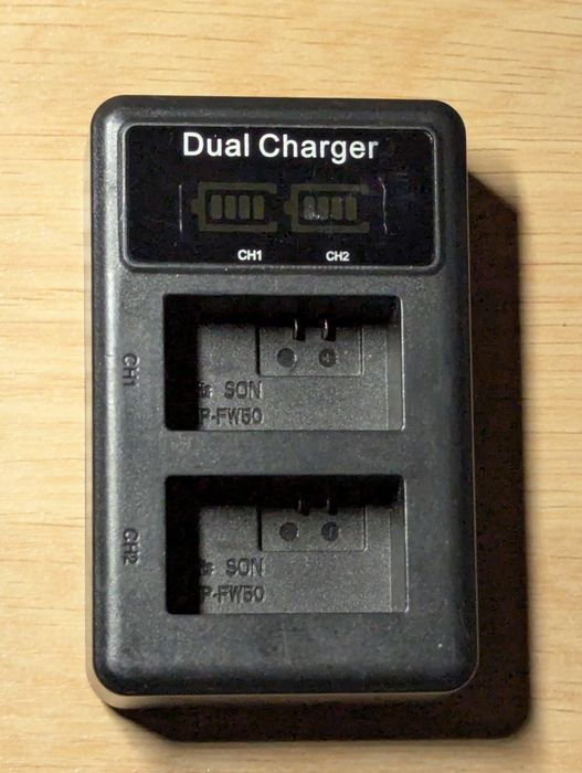 Зарядное Sony np fw 50. Питание от powerbank