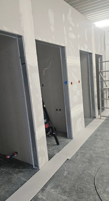 Remonty Mieszkań sufity podwieszane ścianki zabudowy gipsowanie malowa