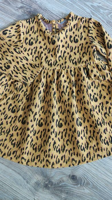 Sukienka z długim rękawem