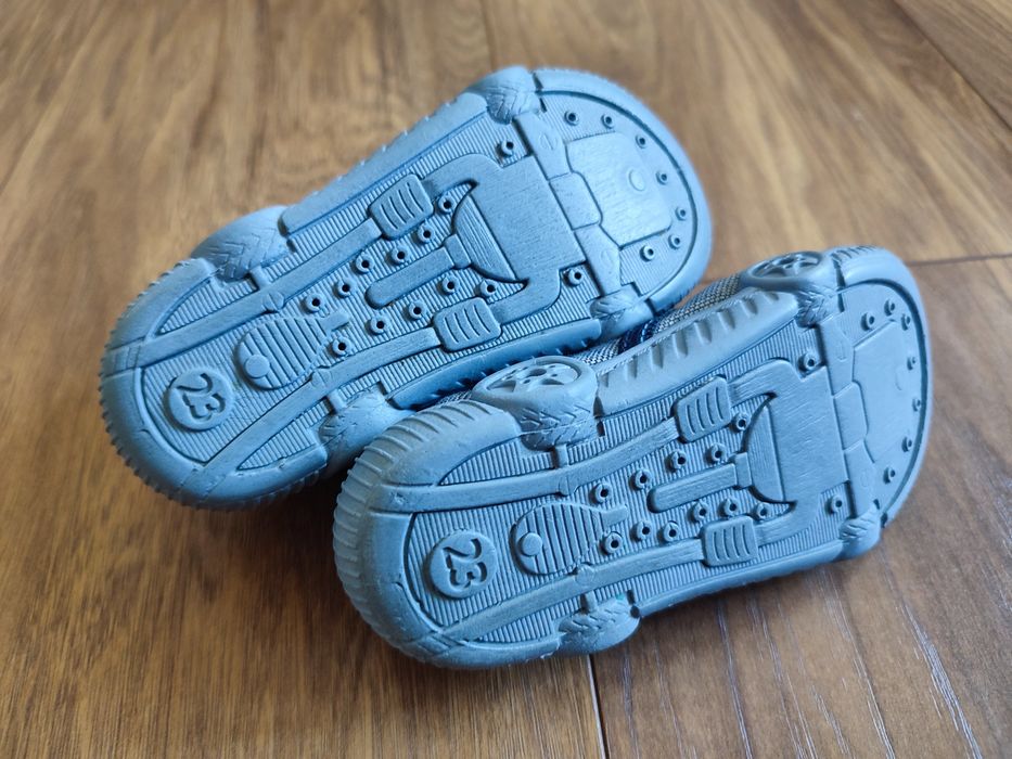 Kapcie chłopięce 23 ViGGaMi, używane