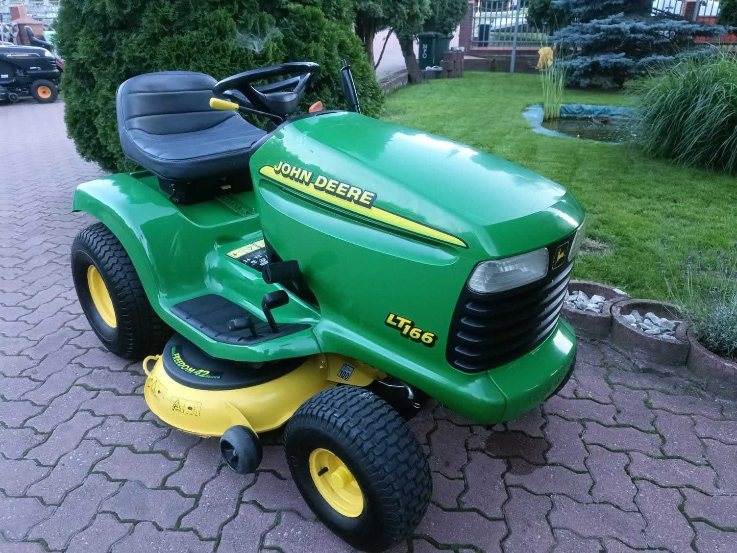 Traktorek kosiarka John Deere LT166 16KM hydrostat pompa mulczer 2 cyl