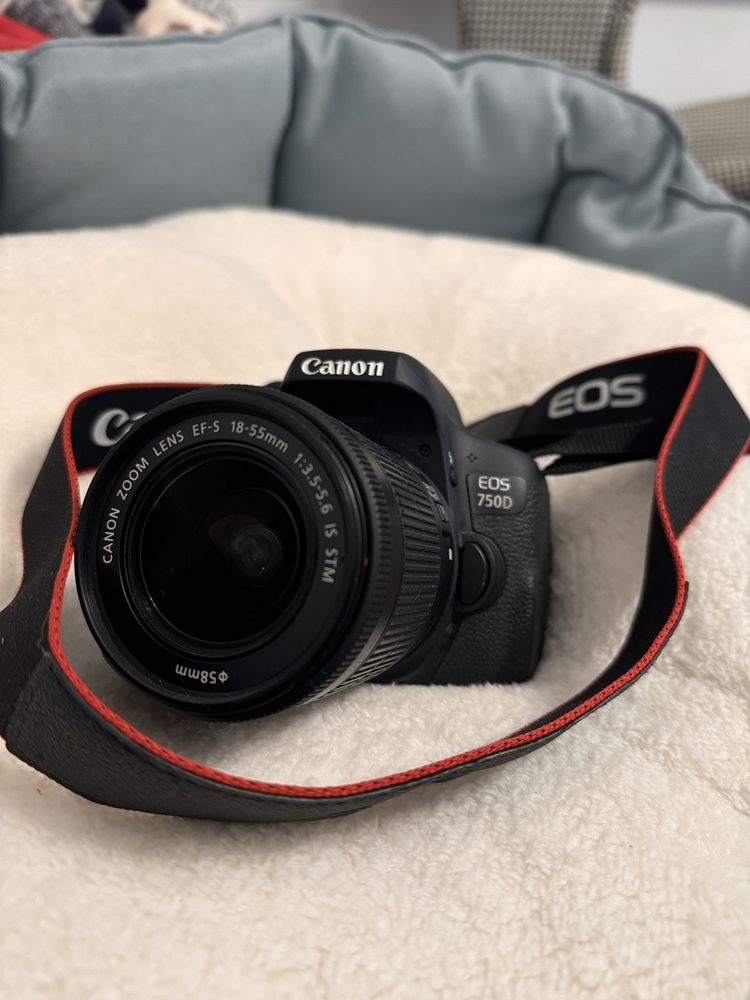 Aparat lustrzanka canon eos 750D