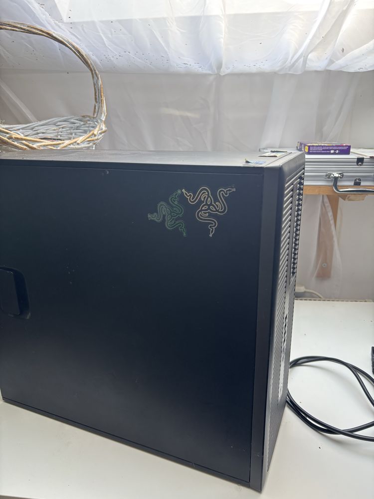 Zestaw PC + Monitor 24” / i5-4570 / GTX 1050 Ti / 16GB / SSD