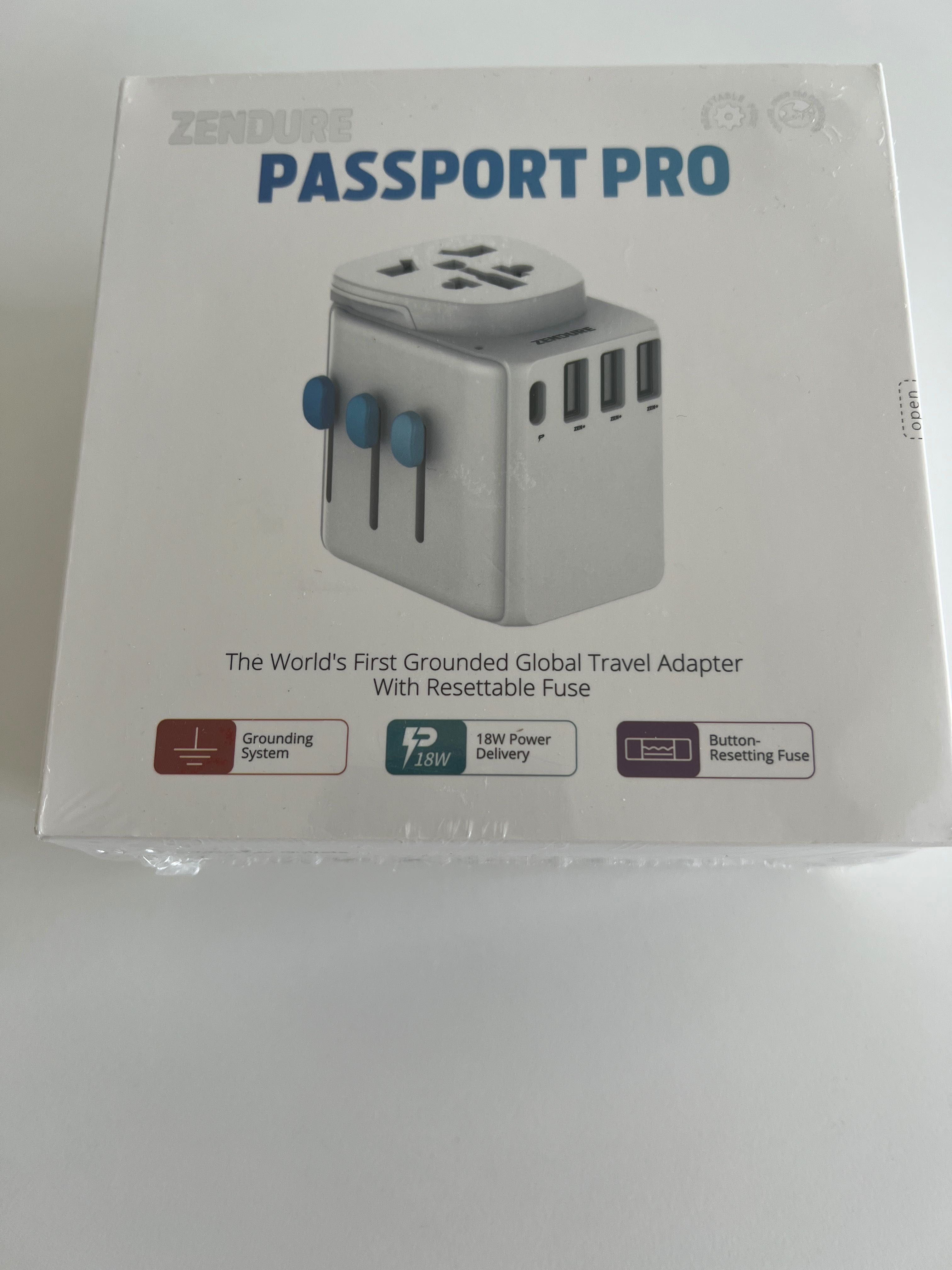 Zendure Passport Pro Carregador Universal - USB-A + USB-C Fast Charge