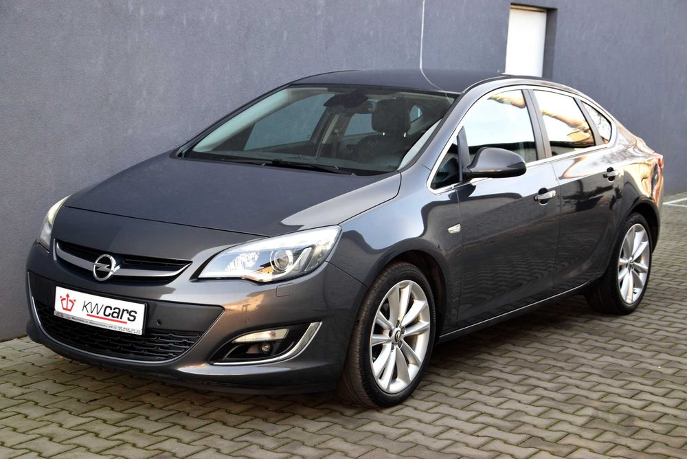 OPEL ASTRA COSMO XENON LED 1.4T 140KM 113tys.km. Gwarancja 1 rok