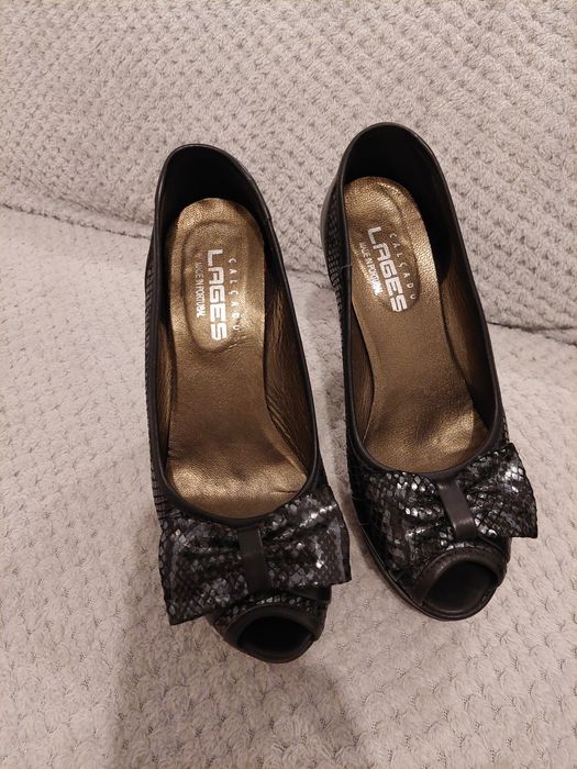 Sapatos de pele portugueses