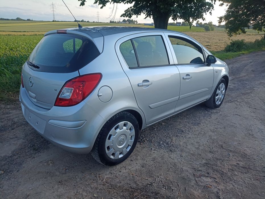 Sprzedam Opel Corsa D,1.2benz, klimatyzacja 101tys km polecam