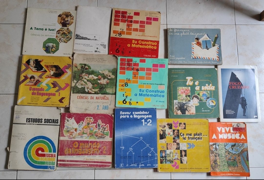 14 livros escolares - 1978 a 1984