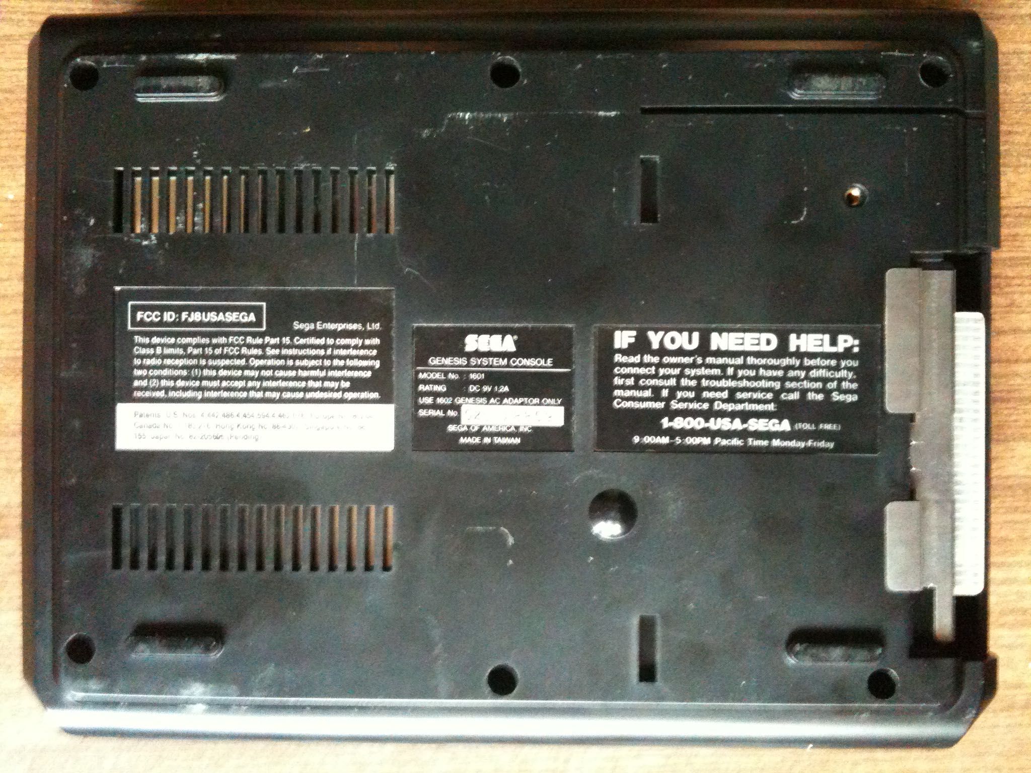 Приставка Sega Genesis (NTSC) с двумя джойстиками, RGB SCART