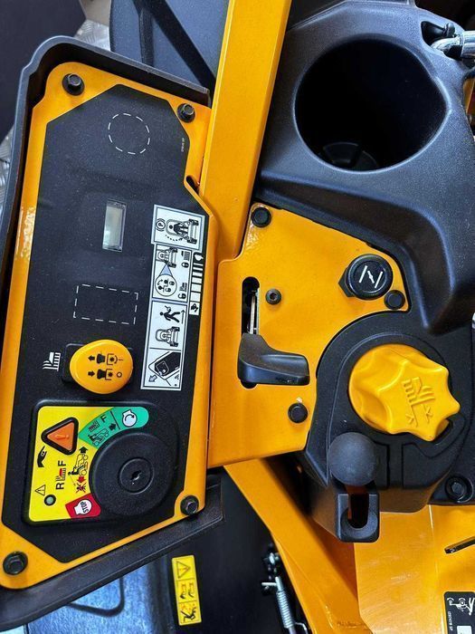 CubCadet Zero Turn XZ8 S122 Ultima traktor ogrodowy Dostępny od ręki!
