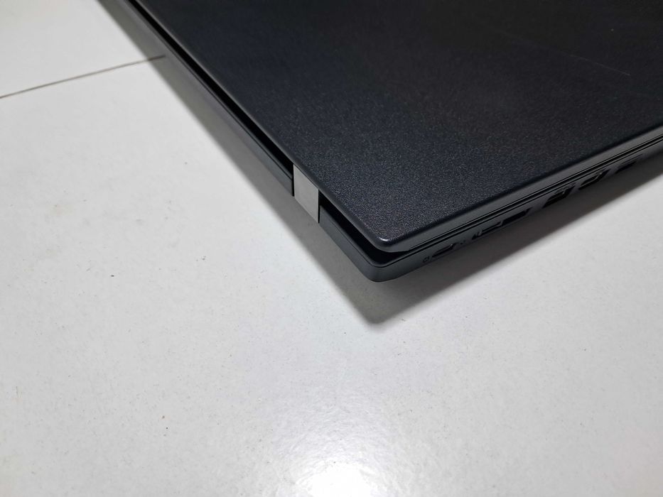 Portátil: ThinkPad L580 i7 • 16GB RAM – ótimo Estado