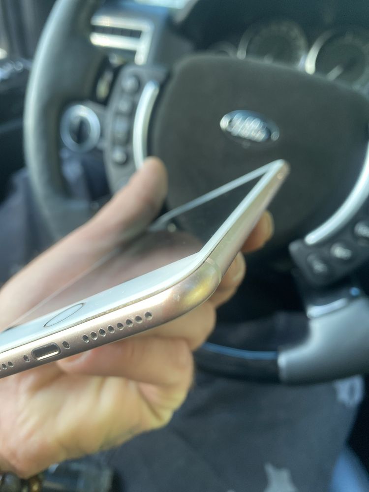 Айфон 8+ хорошее состояние 64gb