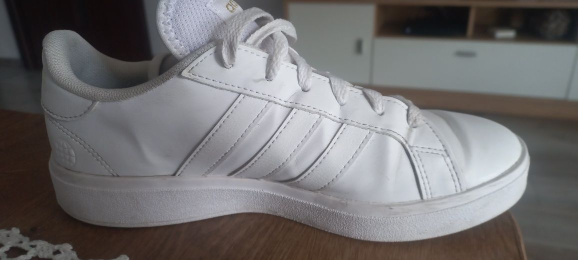 Buty marki Adidas damskie