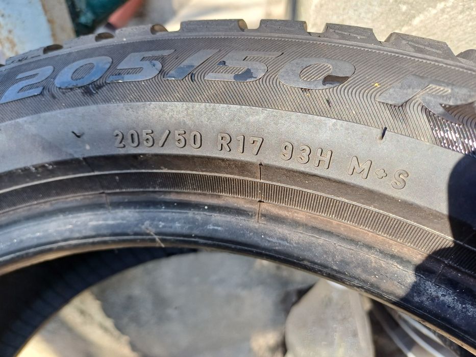 Opony zima 205 50 R17 Pirelli Sottozero 3 93H xl AO1 rant ochronny