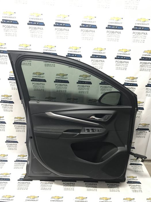 Двері передні Chevrolet Bolt EUV