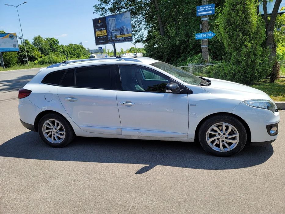 Renault Megane BOSE (10.2013р.) III покоління  1.5 dCi MT (110 к.с.)
R