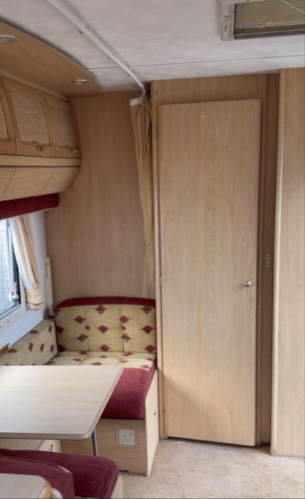 Caravana muito confortavel com banhiero de luxo