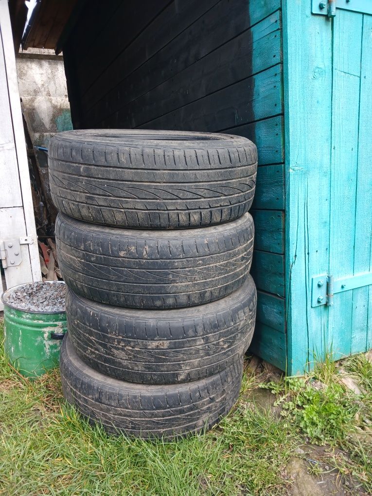 Продам шини 225/50 R18