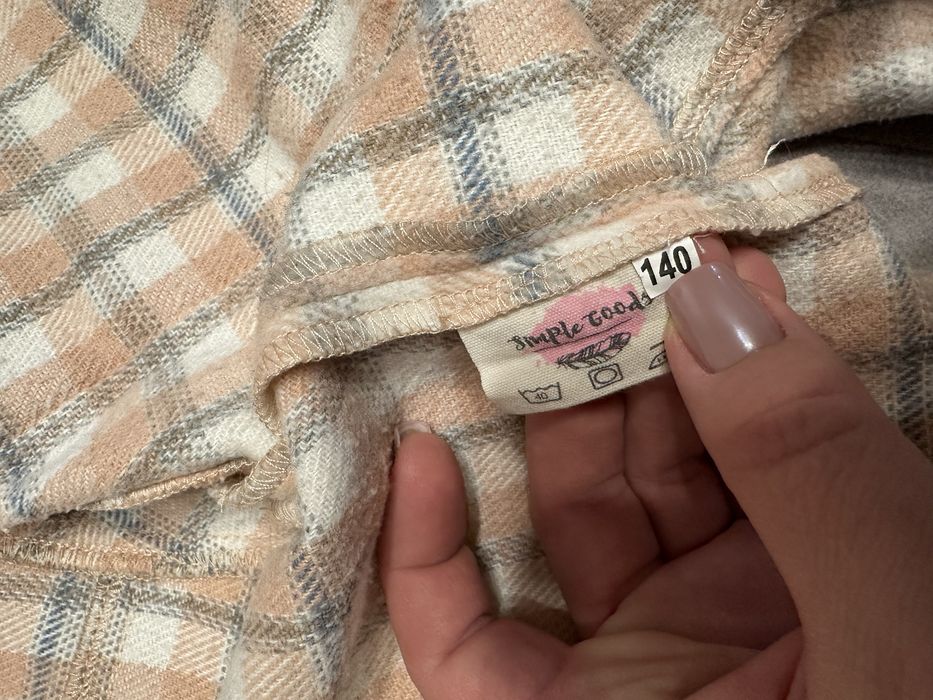 Сорочка на дівчинку 140 сантиметрів