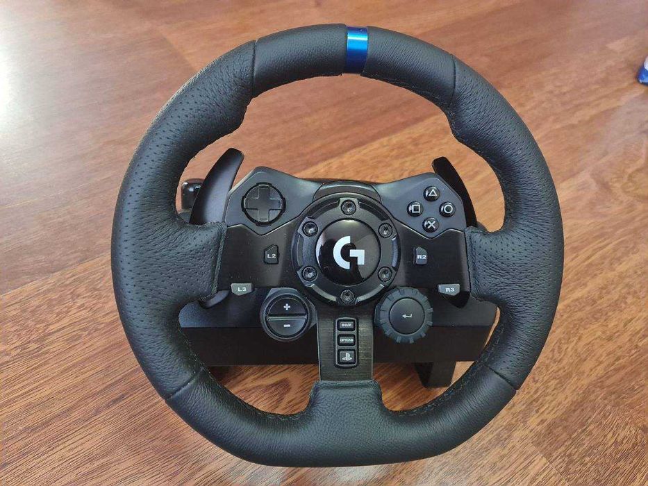 Ігрове кермо та педалі Logitech g923