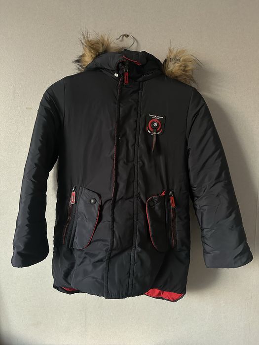 Куртка зимова для хлопчика 8-9 років.