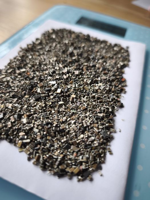 Kondensatory palladowe MLCC i tantalowe SMD.