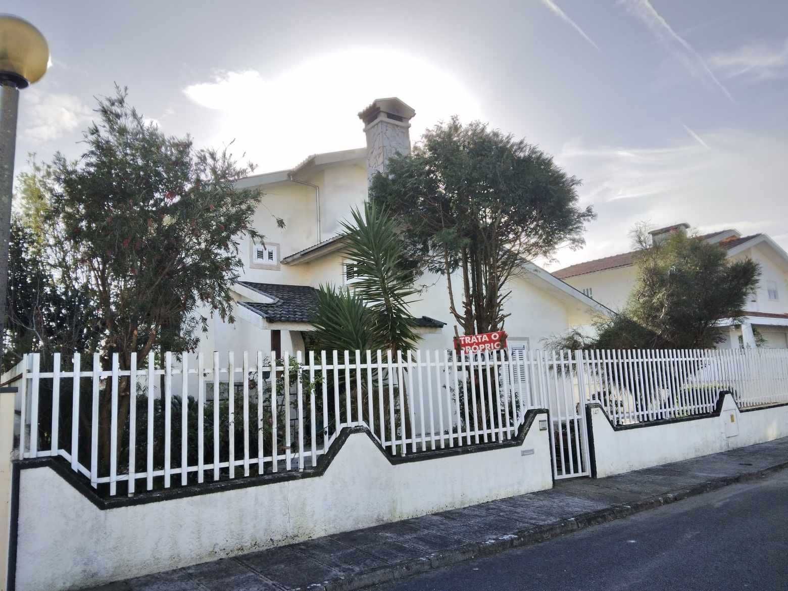 Moradia independente à venda na rua Doutor Elísio de Matos, 147