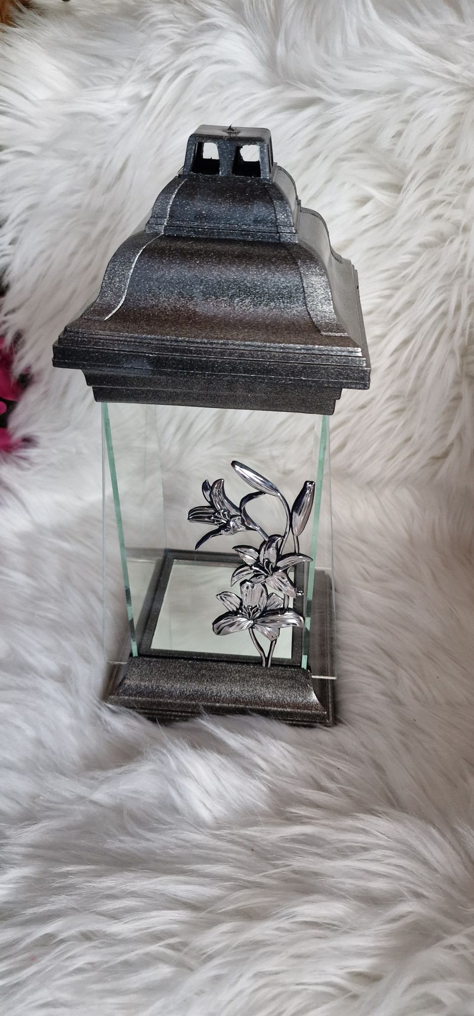 Srebrny Znicz szklany Verona 32 cm srebrny kwiat
Znicz bez wkładu LED.