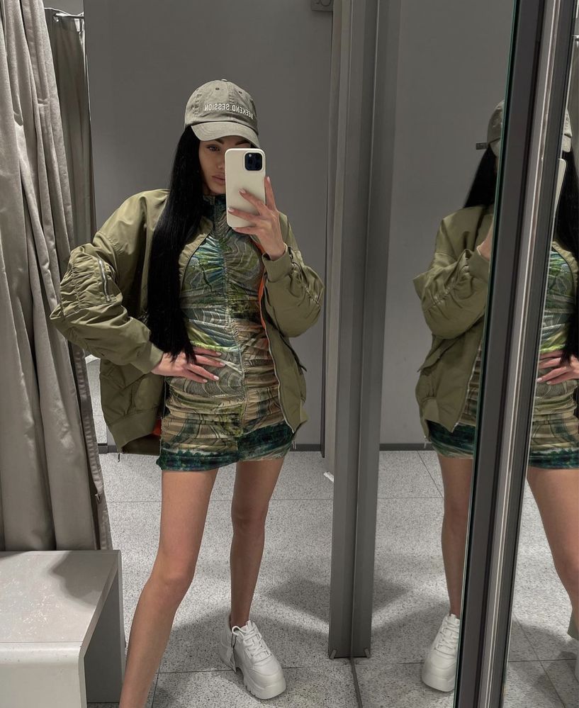 Бомбер оверсайз хакі Zara XS